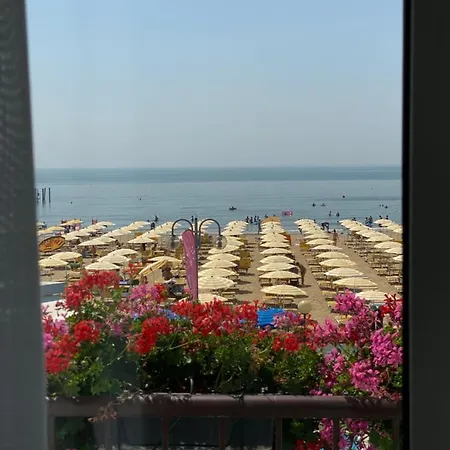 Marina Hotel