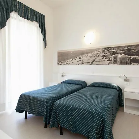 Marina Hotel 3*