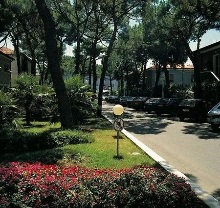 Marina Hotel