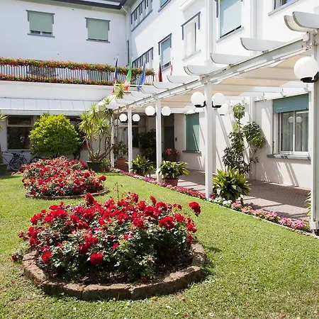 Marina Hotel